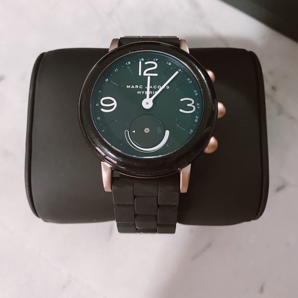 MARC JACOBS Riley Hybrid Smartwatch Black Watch Marc Jacobs Riley Wear OS Smartwatch : why you main image 4